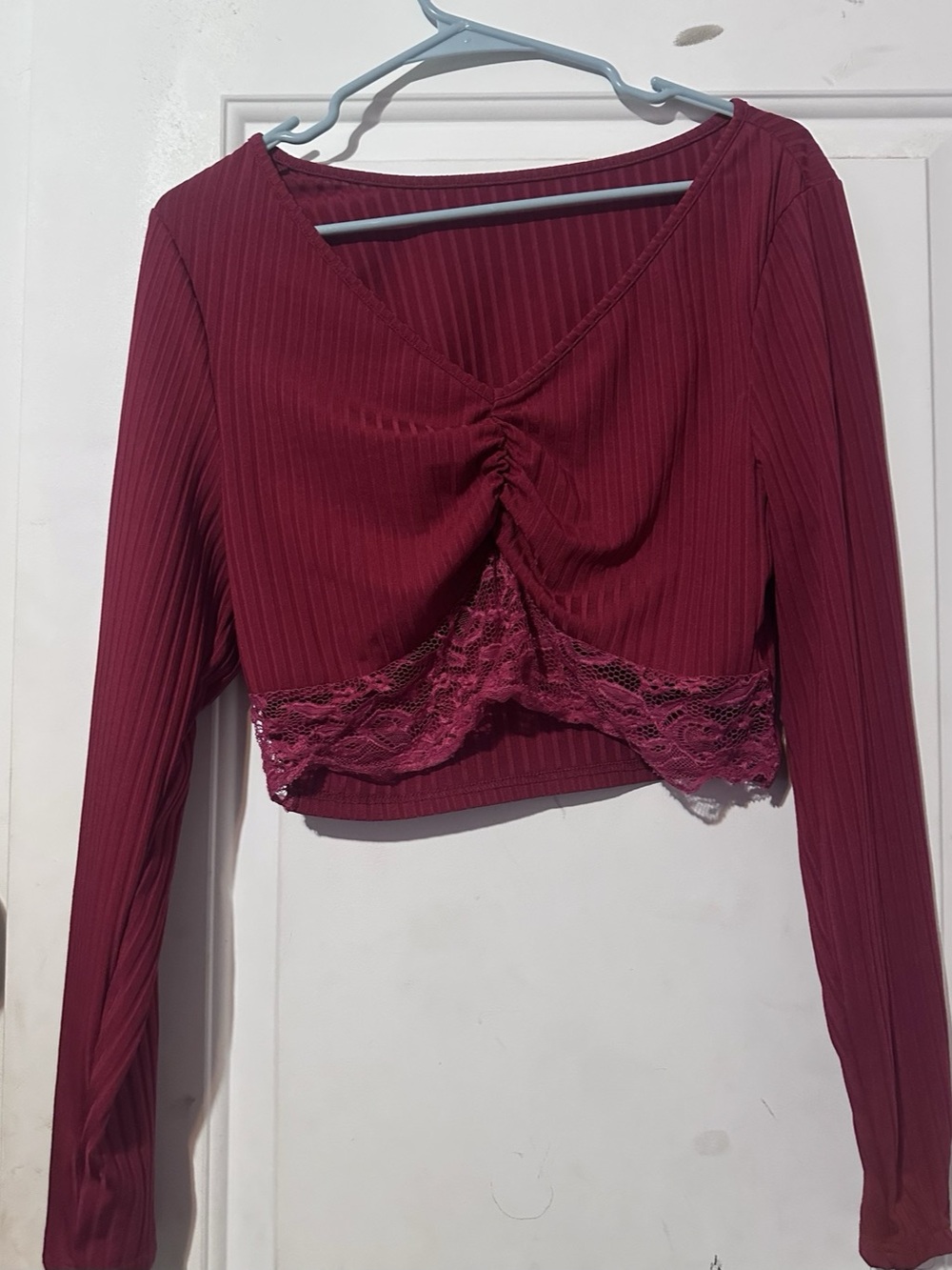 Ruched Lace-Trim Crop Top in Burgundy